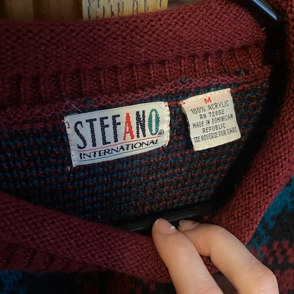 Vintage Christmas sweater vibes! - Picture 4 of 4